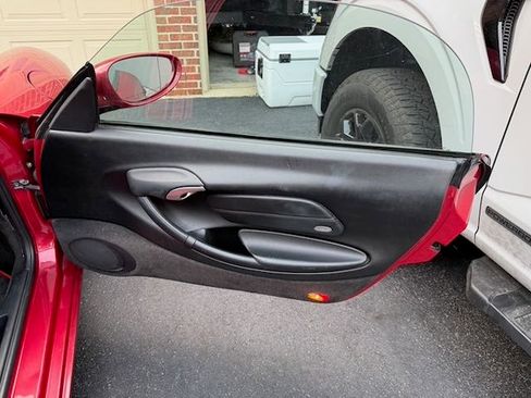 Used 2001 Porsche Boxster RWD image 16