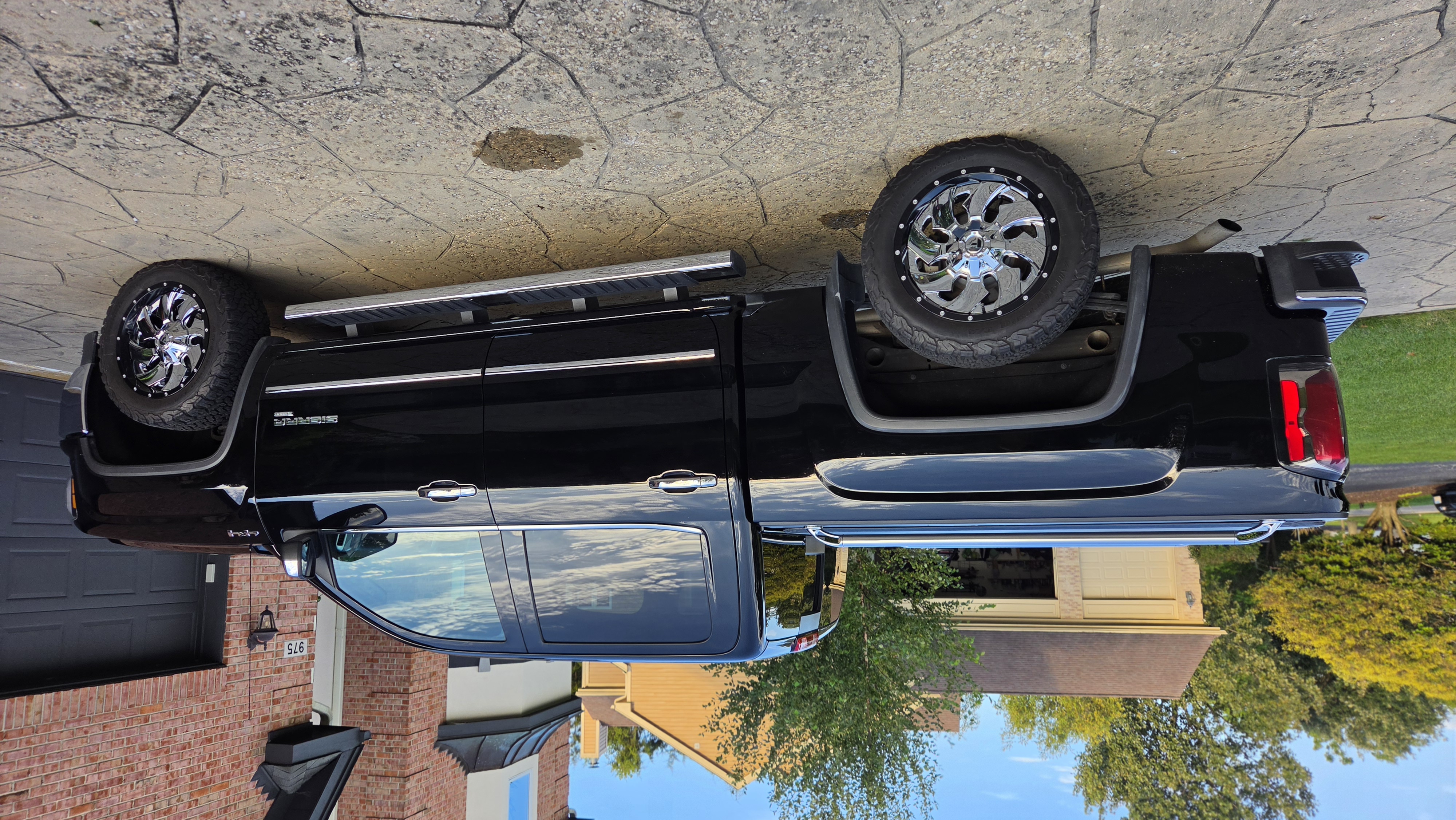 Used 2018 GMC Sierra 1500 SLT AWD/4WD image 2