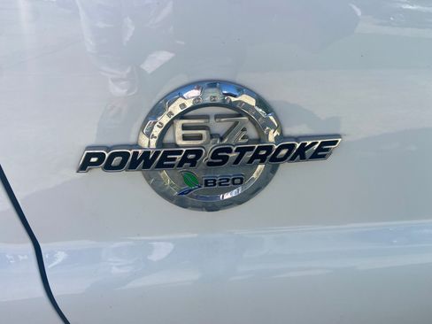 Used 2016 Ford F250 XL w/ Power Equipment Group AWD/4WD image 2