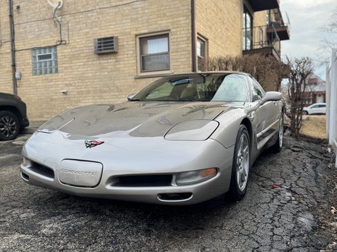 Used 1999 Chevrolet Corvette Coupe w/ Memory Pkg image 4