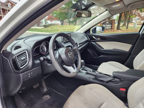 Used 2016 MAZDA MAZDA3 i Sport w/ Preferred Equipment Package image 11