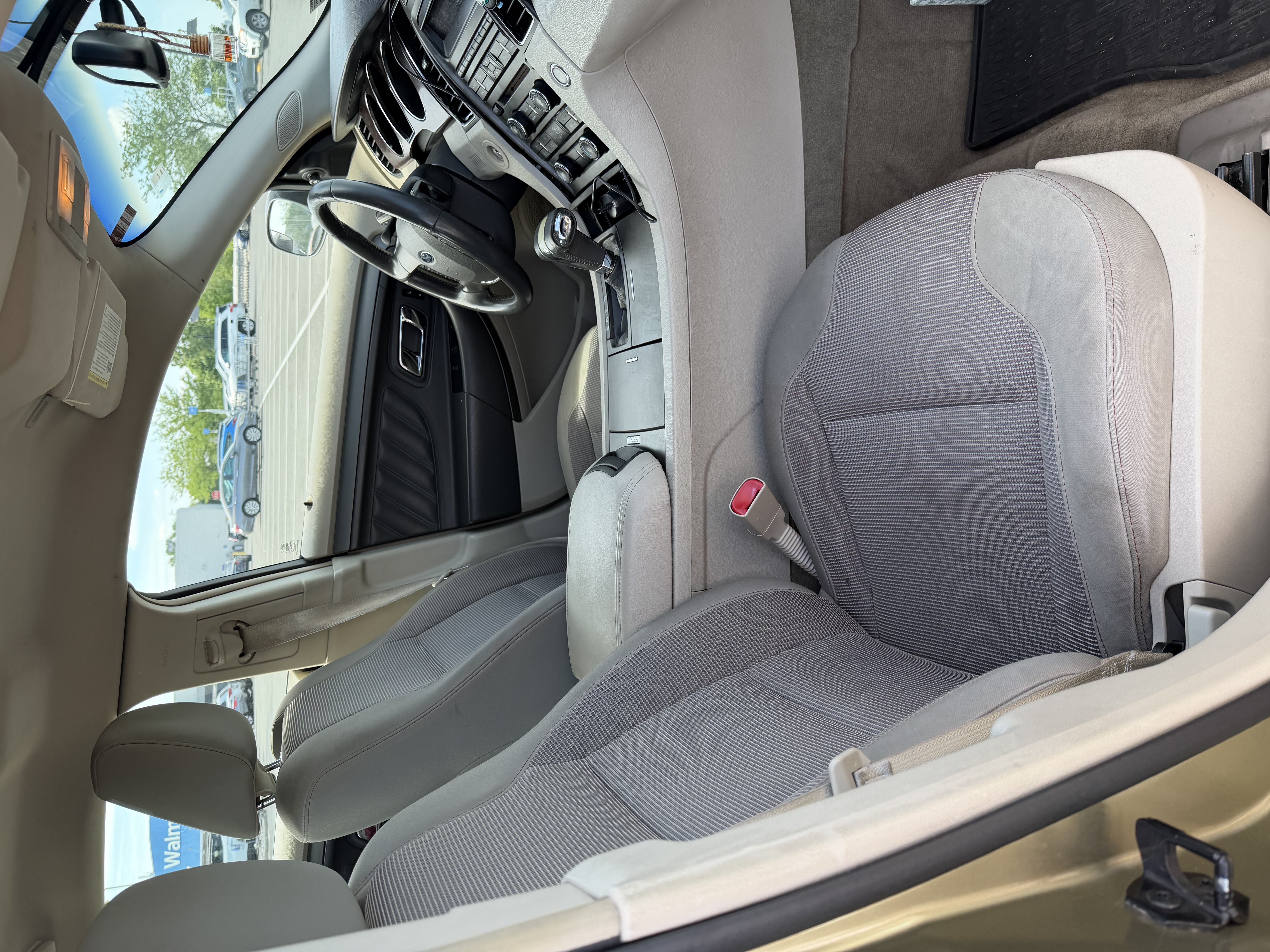 Used 2012 Ford Taurus SEL FWD image 12