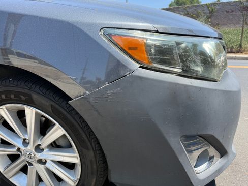 Used 2012 Toyota Camry XLE w/ Leather Pkg FWD image 5