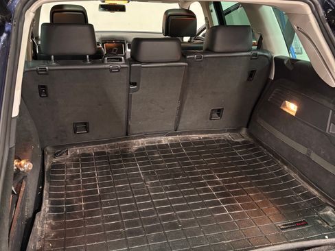 Used 2012 Volkswagen Touareg VR6 image 8