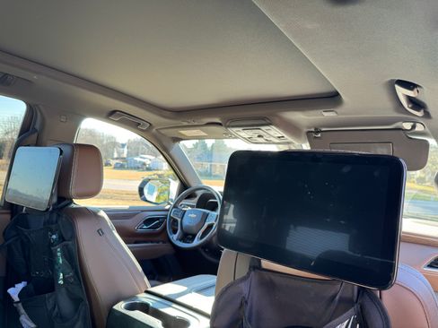 Used 2022 Chevrolet Tahoe High Country image 12