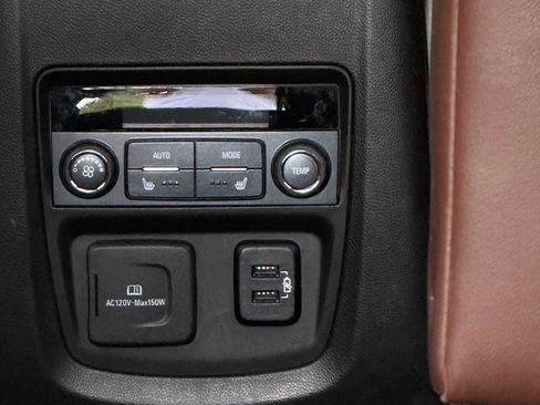 Used 2018 Buick Enclave Avenir w/ Avenir Technology Package AWD/4WD image 25
