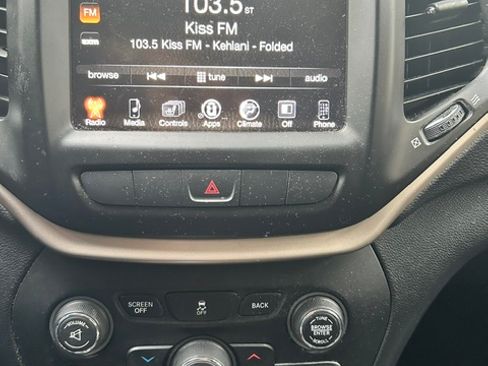 Used 2014 Jeep Cherokee Latitude w/ Cold Weather Group AWD/4WD image 14