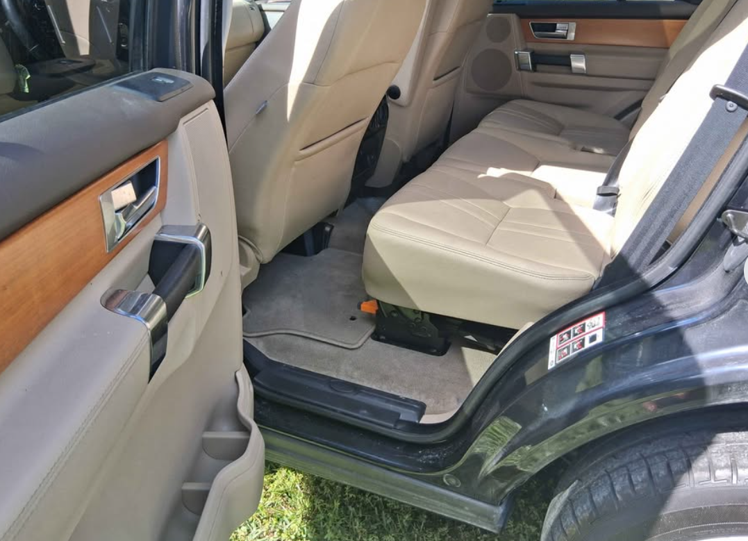 Used 2011 Land Rover LR4 HSE AWD/4WD image 6