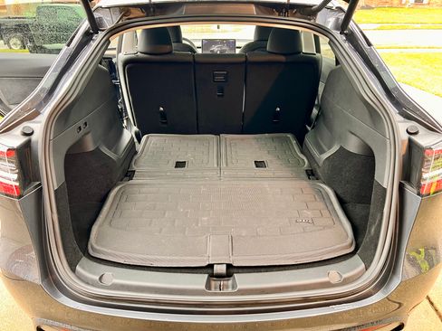 Used 2023 Tesla Model Y Long Range image 13