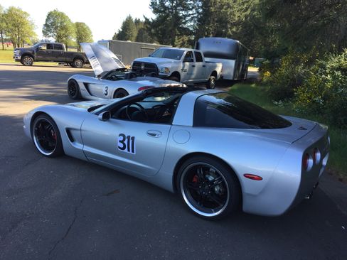 Used 1998 Chevrolet Corvette Coupe RWD image 2