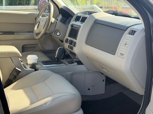 Used 2008 Ford Escape 2WD Hybrid image 10