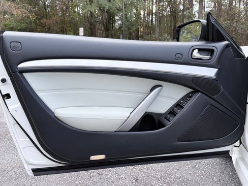 Used 2012 INFINITI G37 Convertible image 28