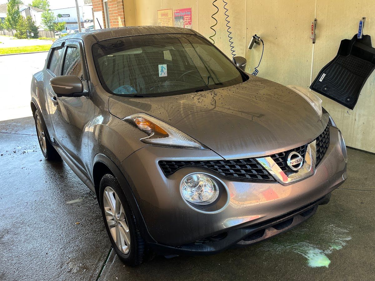 Used 2015 Nissan Juke SV w/ Technology Package FWD image 3