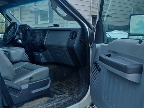 Used 2012 Ford F550 2WD Regular Cab Super Duty w/ Payload Upgrade Pkg image 9