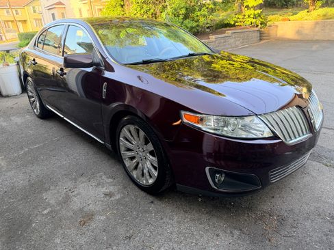 Used 2011 Lincoln MKS AWD w/ 102A Rapid Spec Order Code image 2