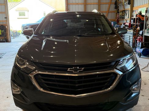 Used 2019 Chevrolet Equinox LT AWD/4WD image 2