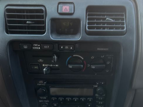 Used 2000 Toyota 4Runner 2WD image 11