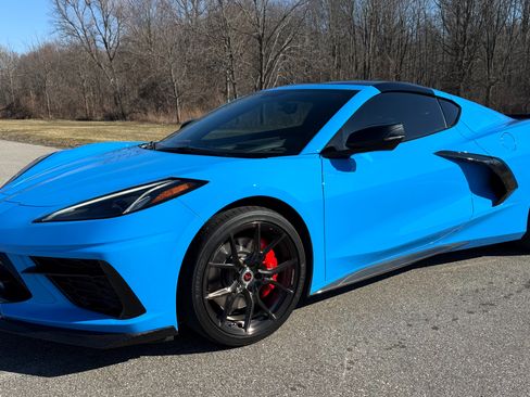 Used 2021 Chevrolet Corvette Stingray Preferred Cpe w/ Z51 Performance Package image 1