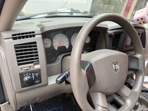 Used 2008 Dodge Ram 1500 Truck ST image 8