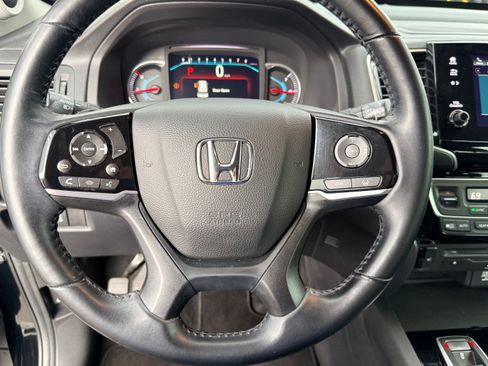 Used 2019 Honda Pilot Touring image 8