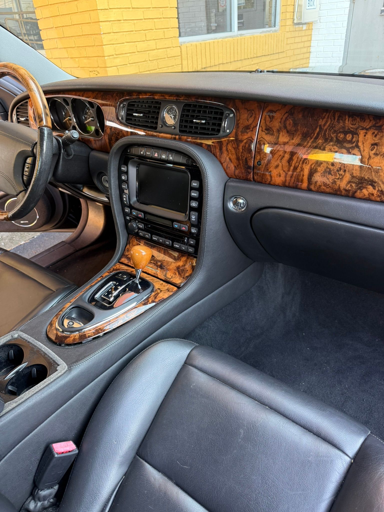 Used 2004 Jaguar XJ8 RWD image 21