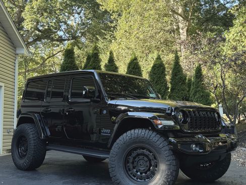 Used 2024 Jeep Wrangler High Altitude image 1