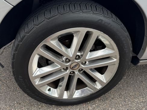 Used 2015 Ford Expedition Platinum AWD/4WD image 5