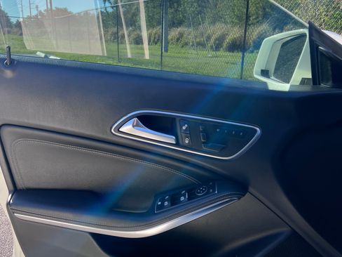 Used 2016 Mercedes-Benz CLA 250 4MATIC image 16