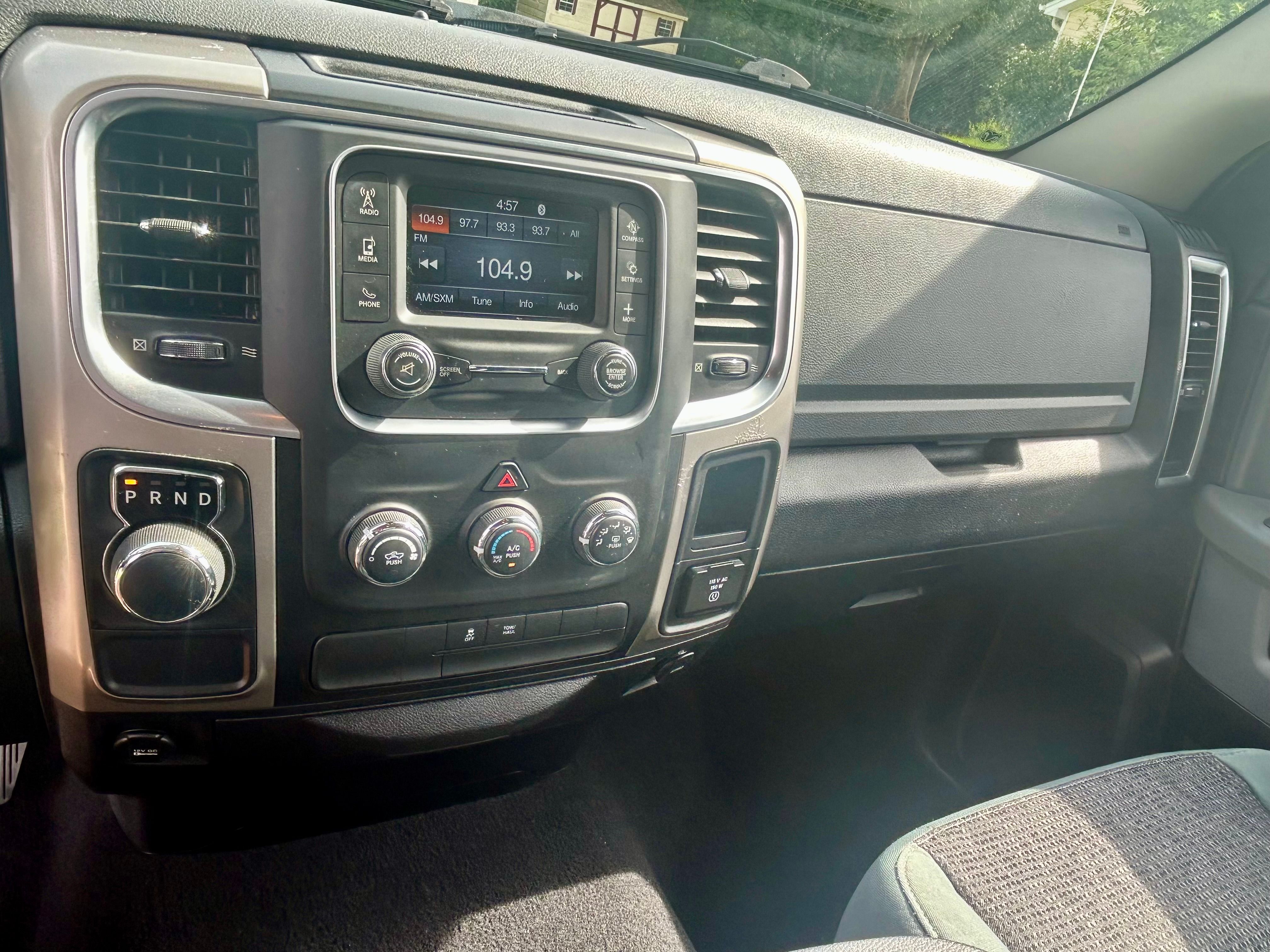 Used 2015 RAM 1500 Big Horn RWD image 12