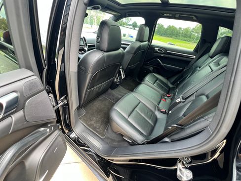 Used 2013 Porsche Cayenne S image 15