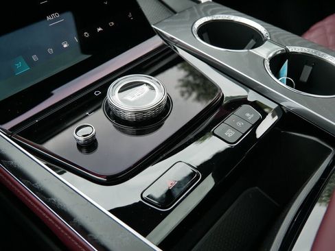 Used 2025 Cadillac Escalade ESV Sport w/ Touring Package image 11