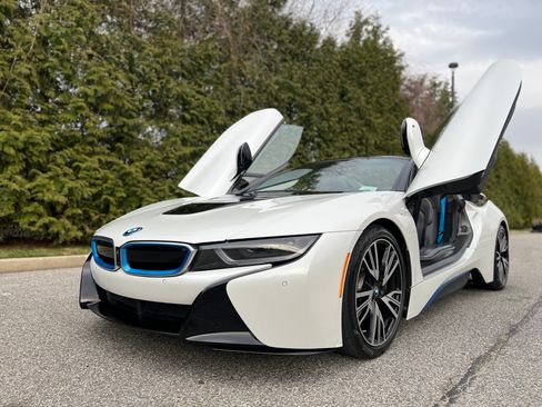 Used 2019 BMW i8 Roadster image 2