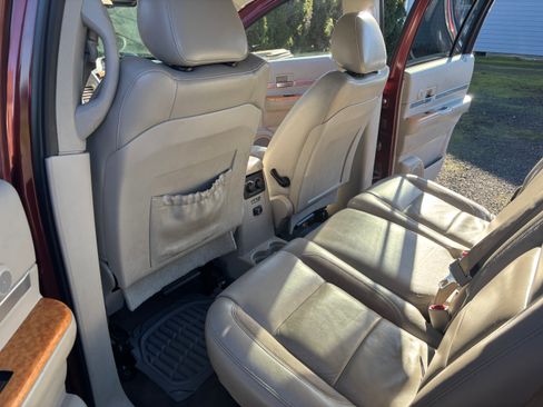 Used 2008 Chrysler Aspen Limited image 6