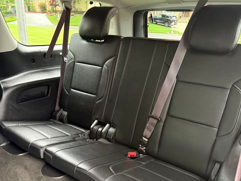 Used 2017 Chevrolet Suburban LT AWD/4WD image 18