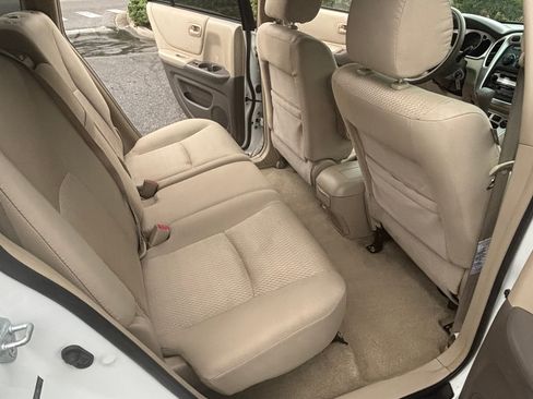 Used 2007 Toyota Highlander Sport FWD image 19