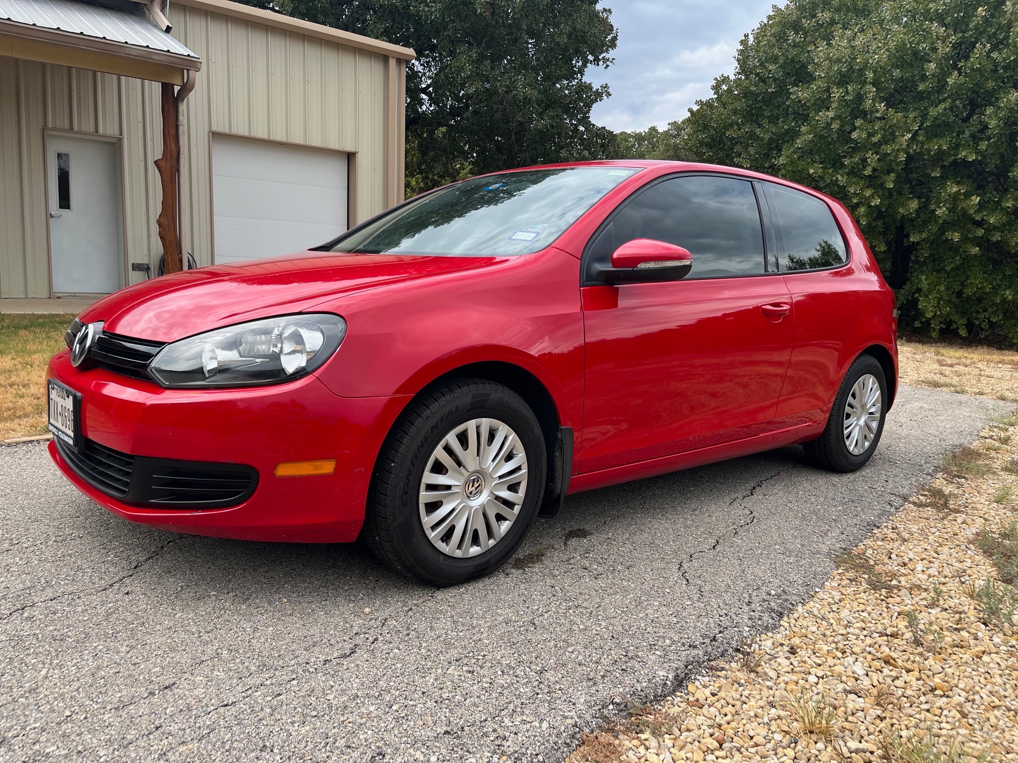 Used 2011 Volkswagen Golf 2-Door FWD image 1