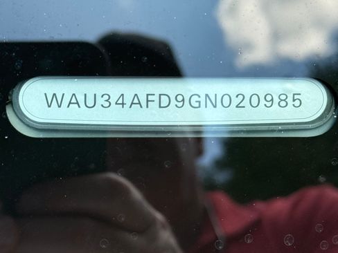 Used 2016 Audi A8 L 3.0T w/ Executive Package image 11