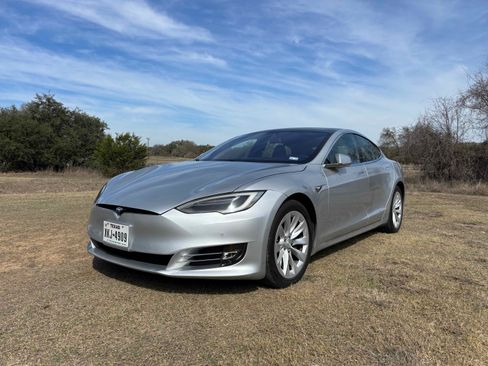 Used 2018 Tesla Model S 75D image 1