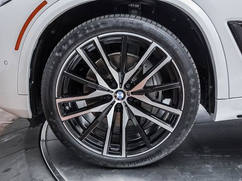 Used 2019 BMW X5 xDrive50i w/ M Sport Package AWD/4WD image 10