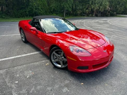 Used 2005 Chevrolet Corvette Convertible w/ Preferred Equipment Group RWD image 4