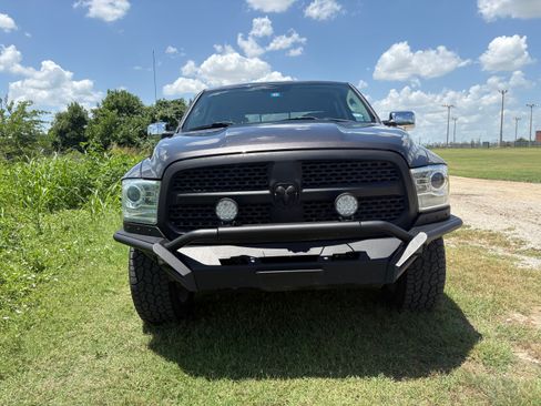 Used 2016 RAM 1500 Laramie w/ Convenience Group image 4