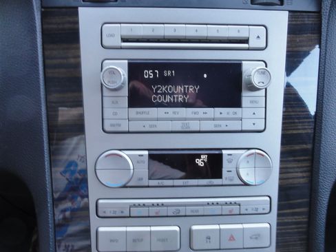 Used 2010 Lincoln Navigator 4WD image 13