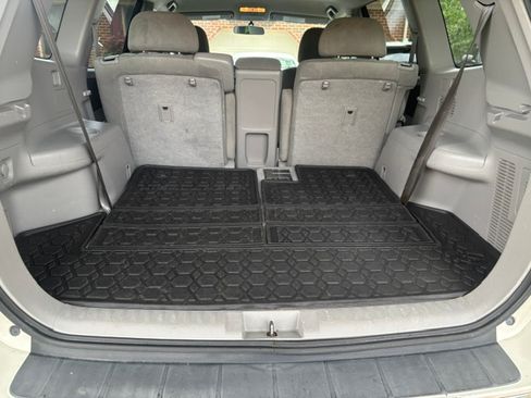 Used 2013 Toyota Highlander Plus AWD/4WD image 10