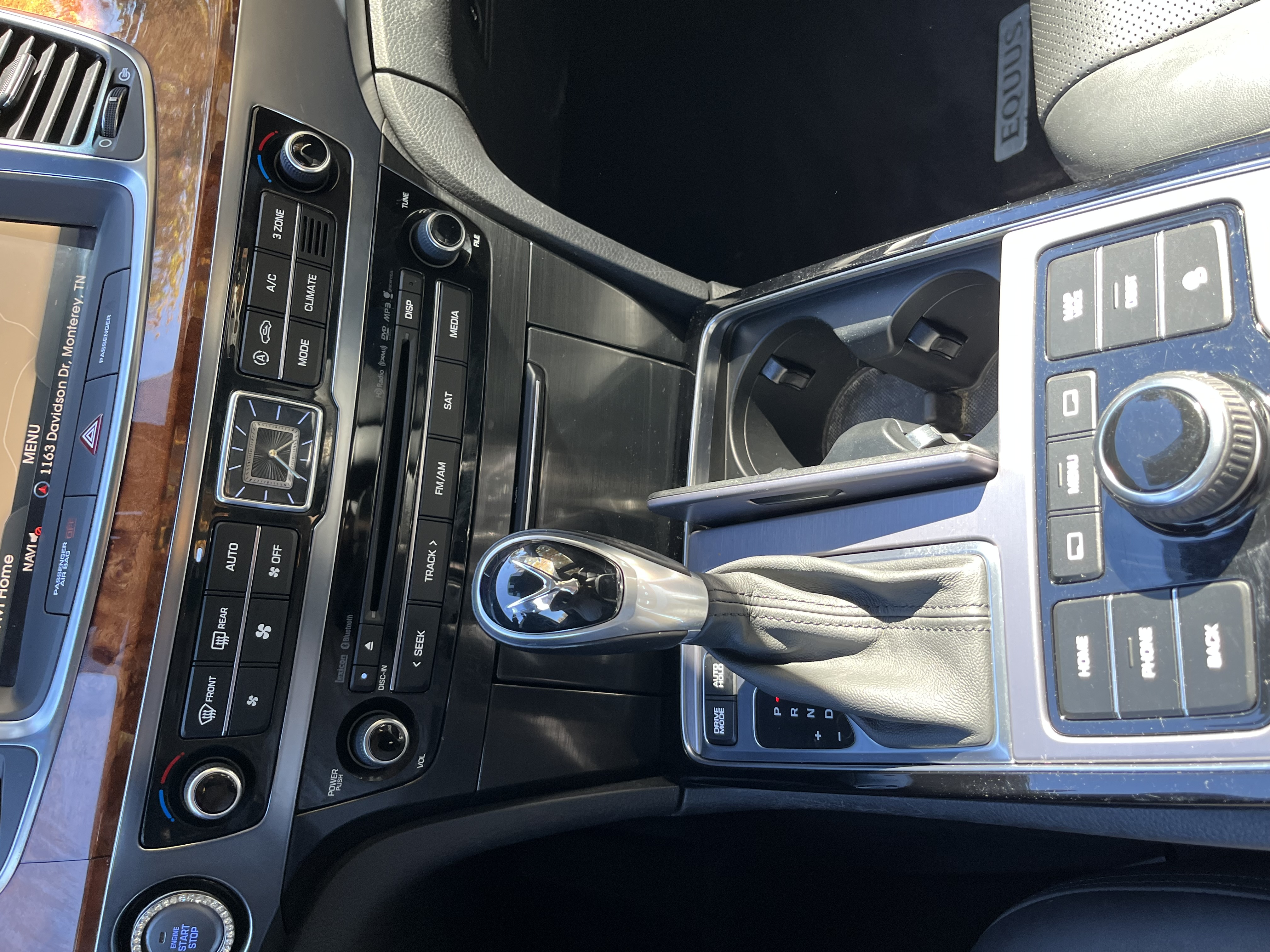 Used 2014 Hyundai Equus Signature RWD image 19
