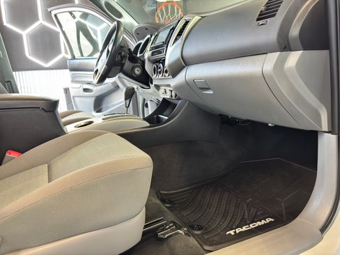 Used 2015 Toyota Tacoma 2WD Access Cab w/ SR5 Package image 23