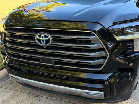Used 2023 Toyota Sequoia Limited AWD/4WD image 4