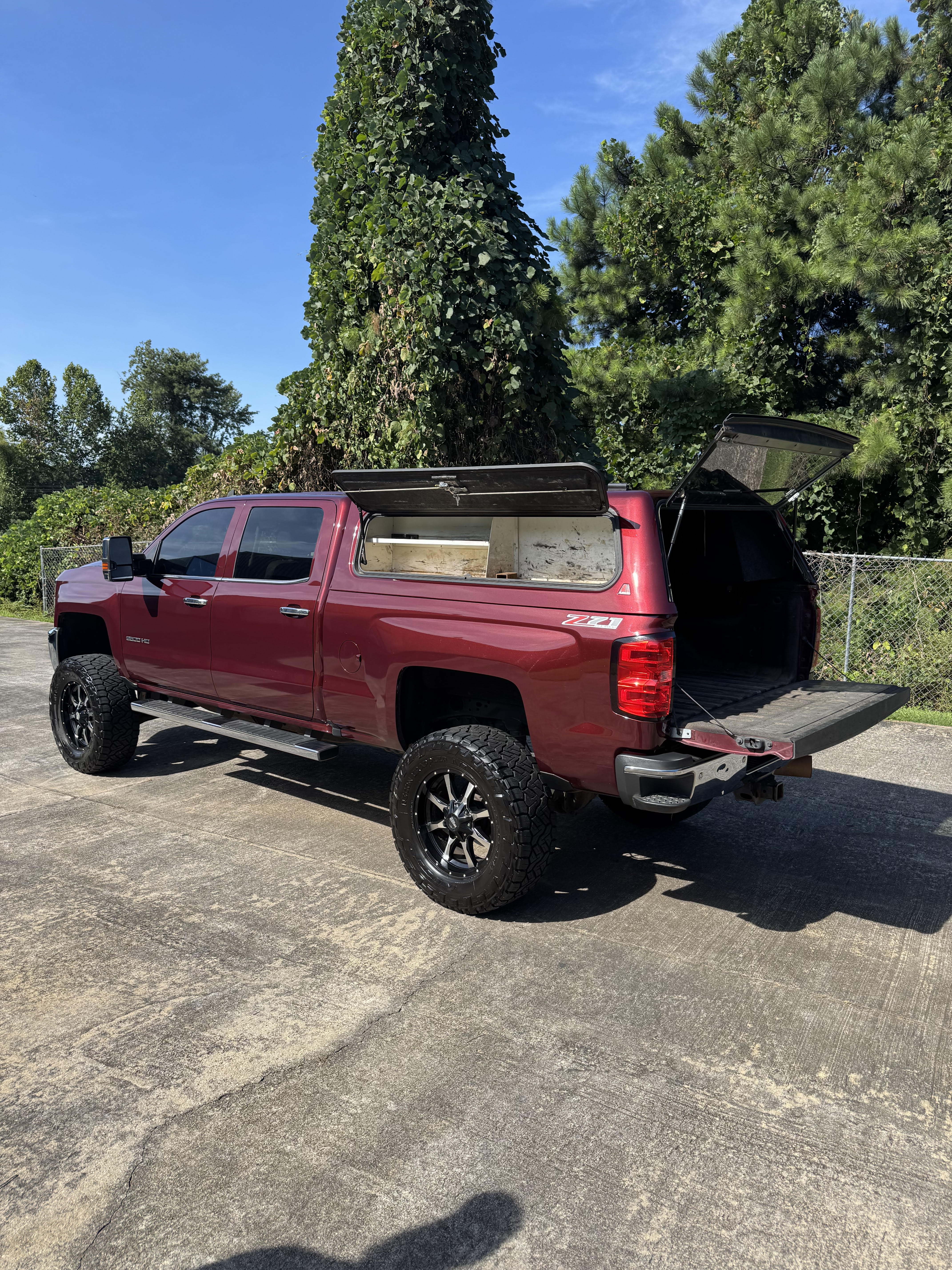 Used 2017 Chevrolet Silverado 2500 LTZ w/ Duramax Plus Package AWD/4WD image 2