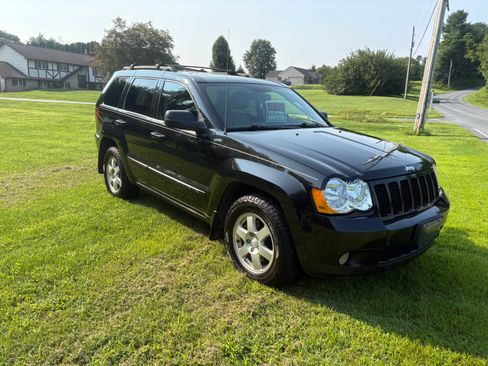 Used 2009 Jeep Grand Cherokee Laredo AWD/4WD image 2