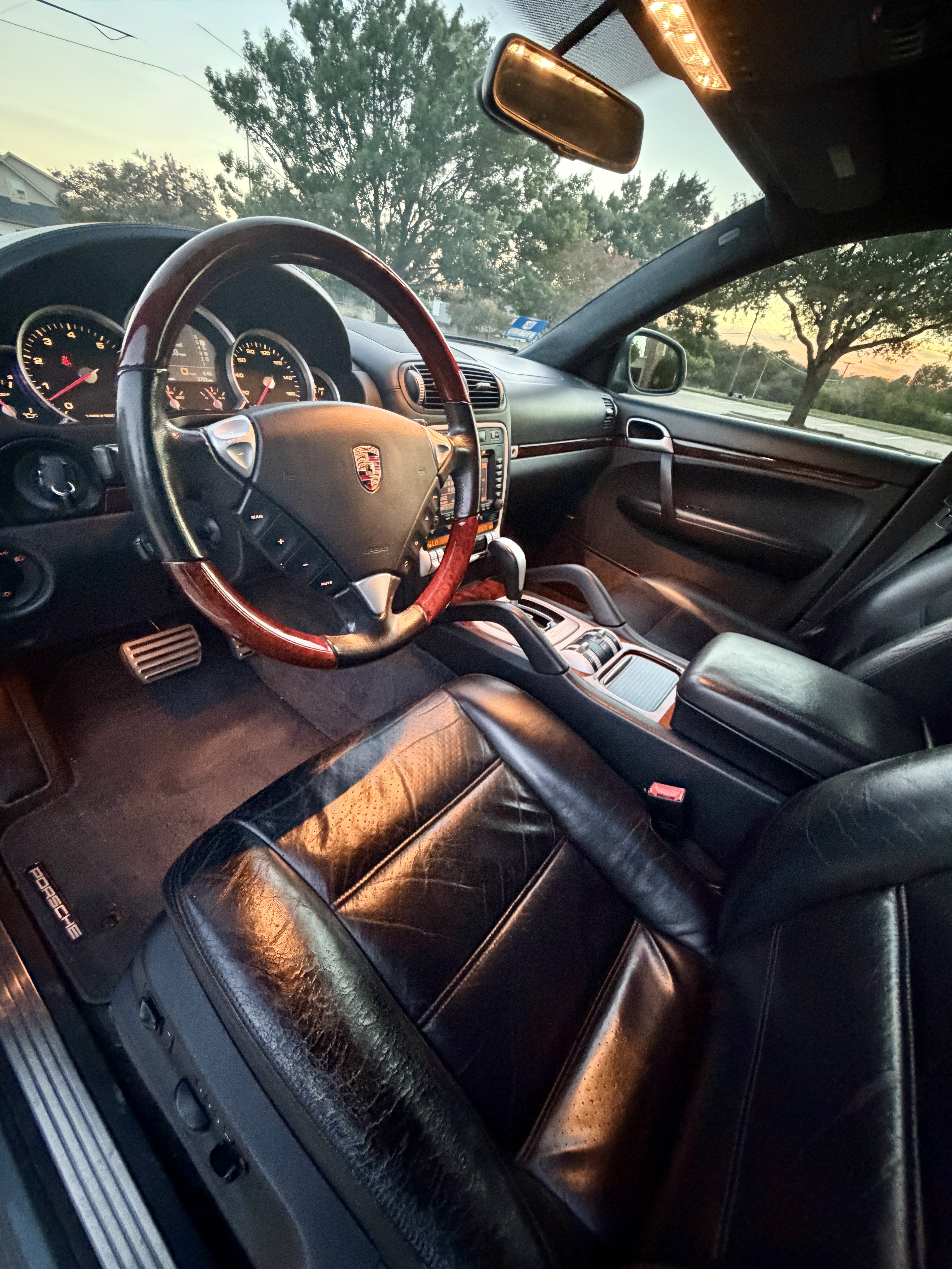Used 2005 Porsche Cayenne Turbo AWD/4WD image 12