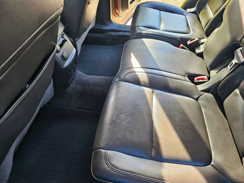 Used 2015 Ford Explorer XLT w/ Equipment Group 202B image 14